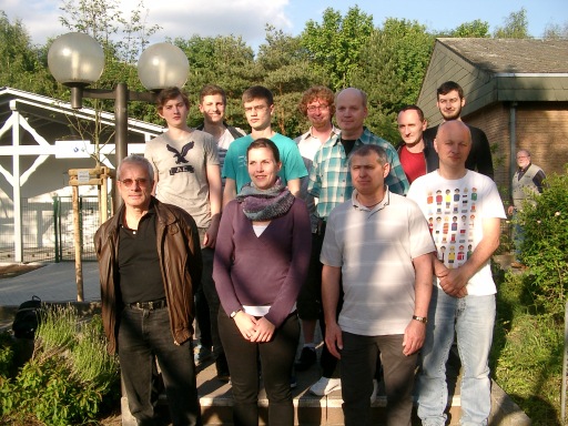 Sieger bei den 10.Griesheimer Schachtagen
abgebildet sind v.l.n.r. die Turnier- und Ratinggewinner: Michael Cichy, Julius Grimm, Henry B&ouml;ddeker, Wladislaw Galkin, Corinna Dietzen, Sebastian Gramlich, Frank Rosenberger, Stjepan Andric, Thomas Hornung und Albert Roht (v.l.n.r.). Rechts vorne Turniersieger Bogdan Grabarczyk. Foto: Frank-J&uuml;rgen Greger